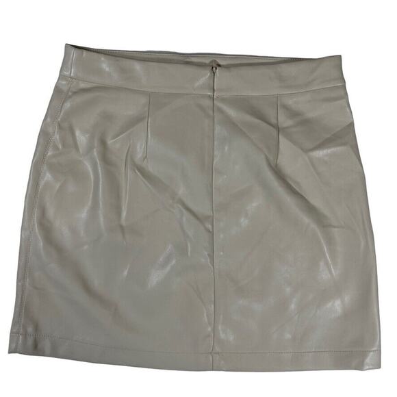 Shinestar Women’s Vegan Faux Leather Mini Skirt M Beige High Waist NWT - Picture 5 of 6